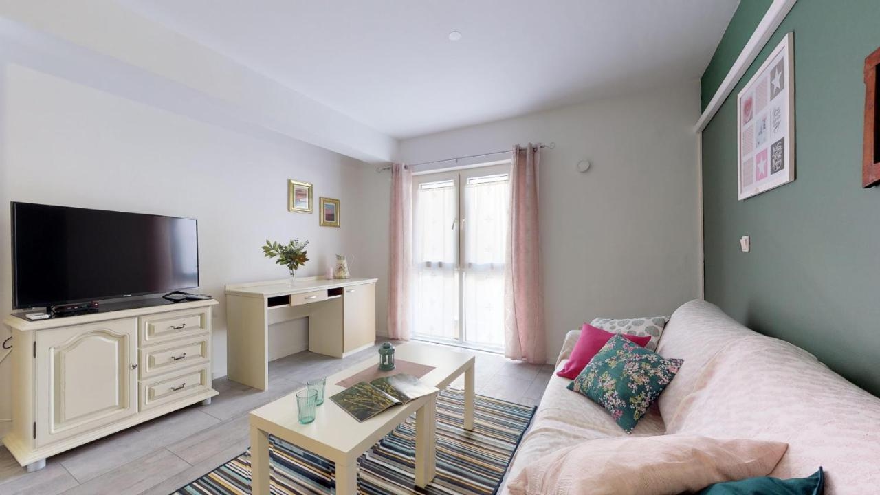 Novigrad Istria Mirta Deluxe Superior 5 Star Apartment, Your Piece Of Heaven By The Sea & Park, With Sea & Park View מראה חיצוני תמונה