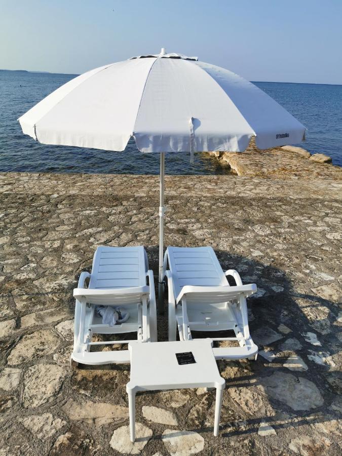 Novigrad Istria Mirta Deluxe Superior 5 Star Apartment, Your Piece Of Heaven By The Sea & Park, With Sea & Park View מראה חיצוני תמונה