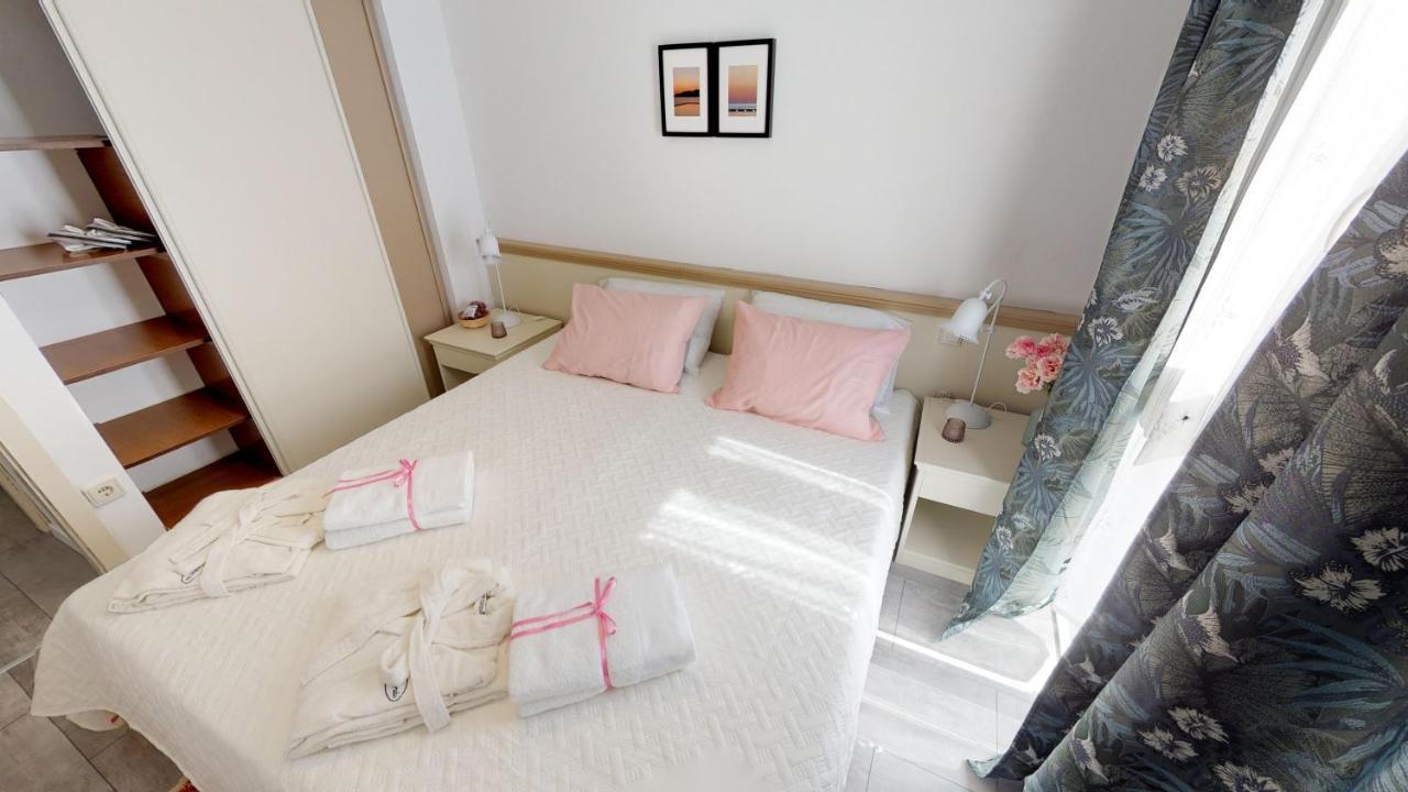 Novigrad Istria Mirta Deluxe Superior 5 Star Apartment, Your Piece Of Heaven By The Sea & Park, With Sea & Park View מראה חיצוני תמונה