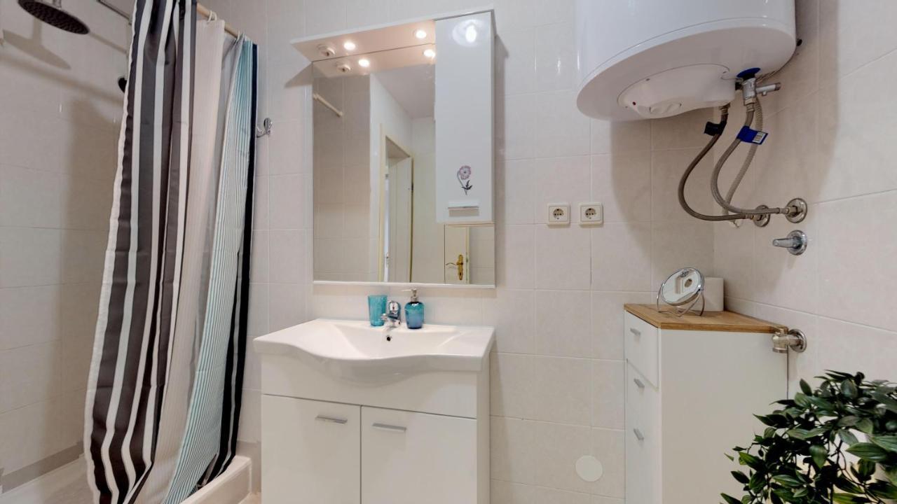 Novigrad Istria Mirta Deluxe Superior 5 Star Apartment, Your Piece Of Heaven By The Sea & Park, With Sea & Park View מראה חיצוני תמונה