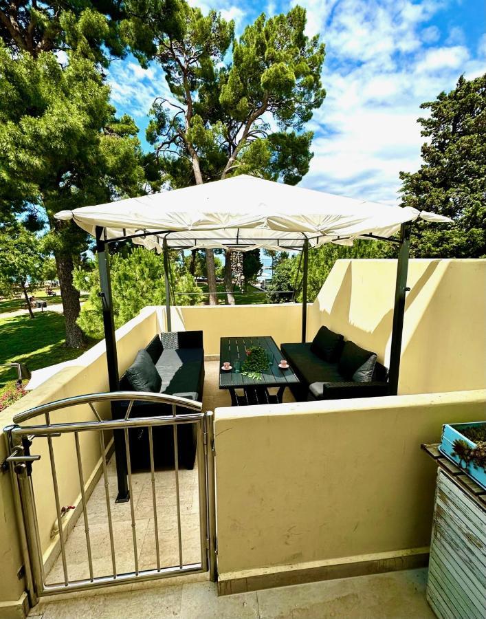 Novigrad Istria Mirta Deluxe Superior 5 Star Apartment, Your Piece Of Heaven By The Sea & Park, With Sea & Park View מראה חיצוני תמונה